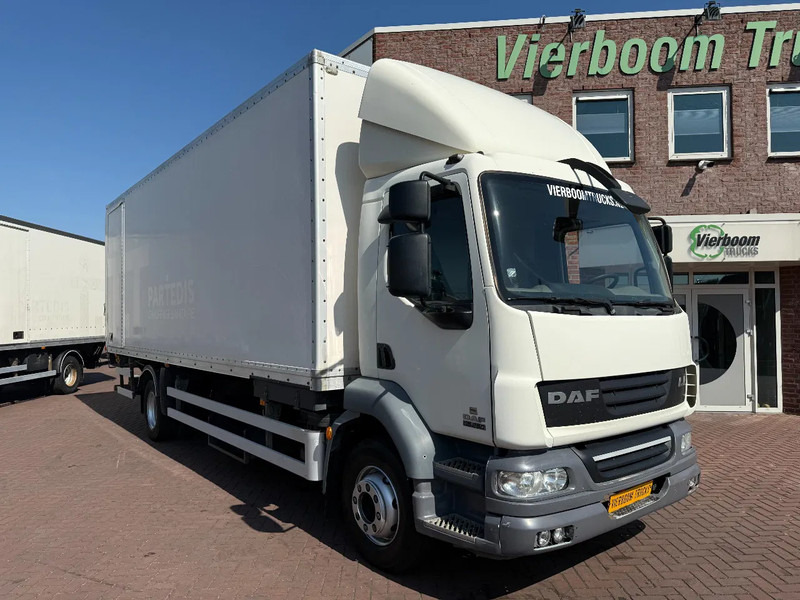 DAF LF 55.250 LF55-250 Box with lift / Manual gearbox Euro5 - Грузовик с закрытым кузовом: фото 1 DAF LF 55.250 LF55-250 Box with lift / Manual gearbox Euro5 - Грузовик с закрытым кузовом: фото 1