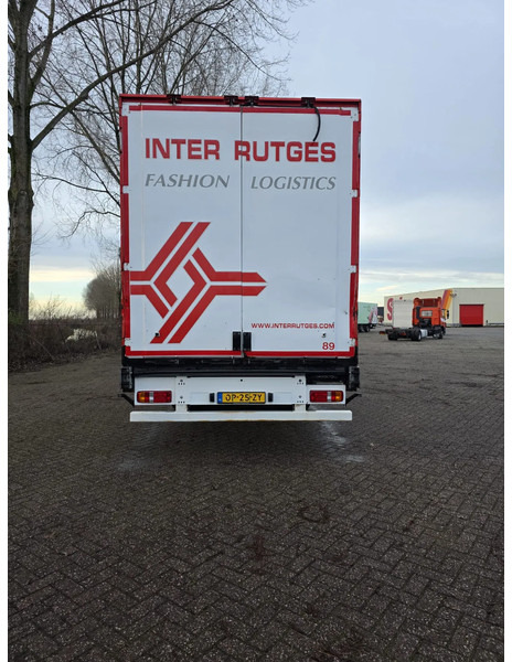 Krone 3-assige confection box trailer SAF disc brakes - Полуприцеп-фургон: фото 5 Krone 3-assige confection box trailer SAF disc brakes - Полуприцеп-фургон: фото 5