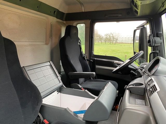 MAN TGS 18.320 TGS 18.320 BAKWAGEN MET LAADKLEP COMPLEET MET 2-ASSIGE AANHANGWAGEN - Грузовик с закрытым кузовом: фото 5 MAN TGS 18.320 TGS 18.320 BAKWAGEN MET LAADKLEP COMPLEET MET 2-ASSIGE AANHANGWAGEN - Грузовик с закрытым кузовом: фото 5