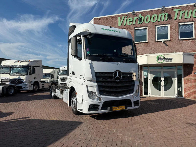 Mercedes-Benz Actros Actros 2542LL 6X2 BDF / ACC / AHK/ TUV 8-2026 / NL TRUCK - Грузовик-контейнеровоз/ Сменный кузов: фото 1 Mercedes-Benz Actros Actros 2542LL 6X2 BDF / ACC / AHK/ TUV 8-2026 / NL TRUCK - Грузовик-контейнеровоз/ Сменный кузов: фото 1
