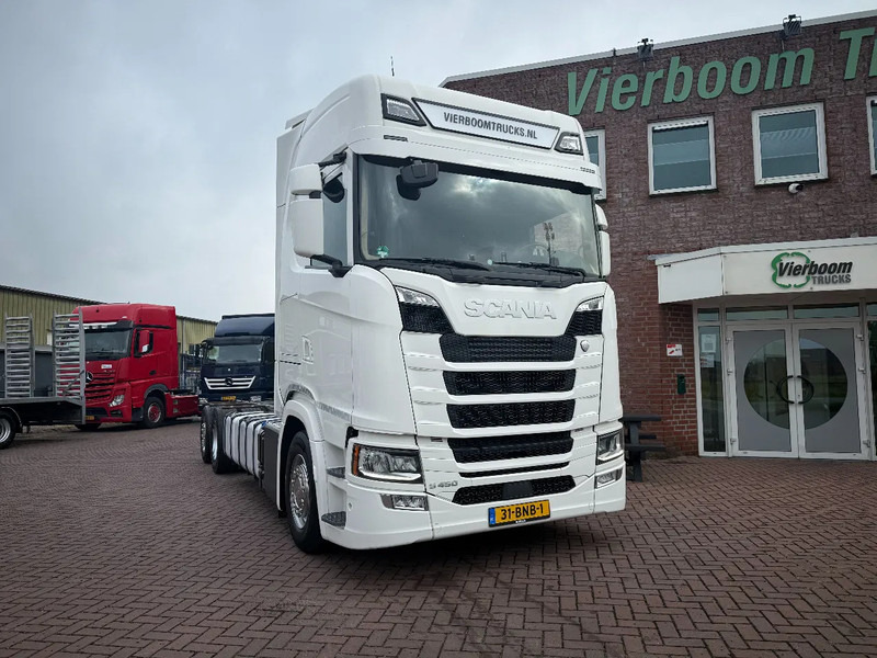 Scania S450 6X2 CHASSIS RETARDER EURO6 HOLLAND TRUCK TOPCONDITION!!!! - Грузовик-шасси: фото 1 Scania S450 6X2 CHASSIS RETARDER EURO6 HOLLAND TRUCK TOPCONDITION!!!! - Грузовик-шасси: фото 1