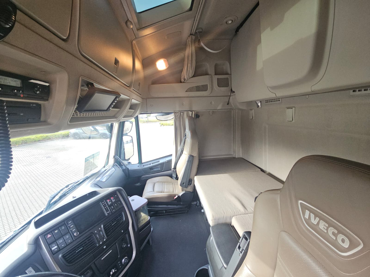 Iveco Stralis 560 6x4 - Грузовик-контейнеровоз/ Сменный кузов: фото 5 Iveco Stralis 560 6x4 - Грузовик-контейнеровоз/ Сменный кузов: фото 5