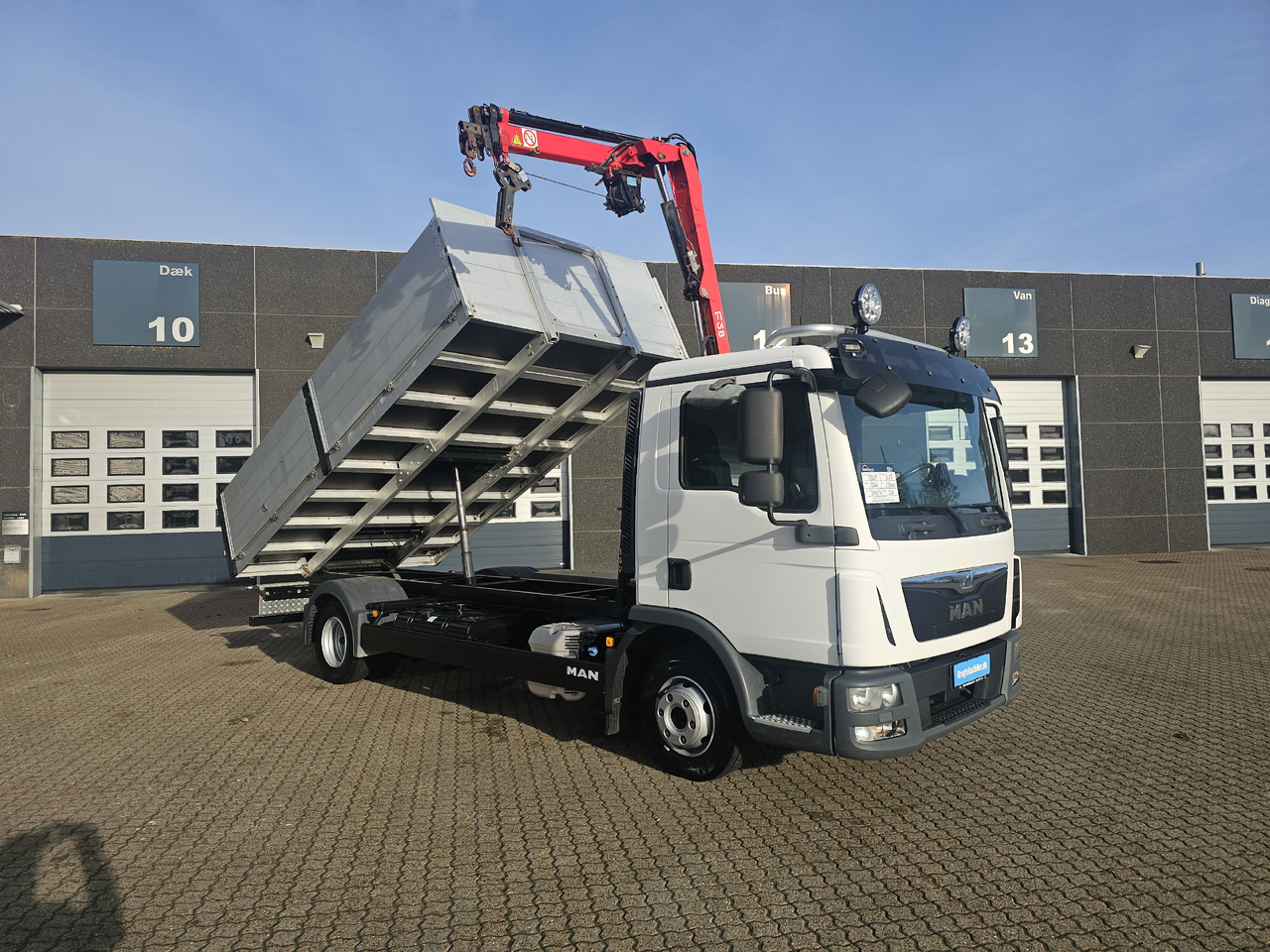 MAN TGL 10.220 - Самосвал: фото 2 MAN TGL 10.220 - Самосвал: фото 2