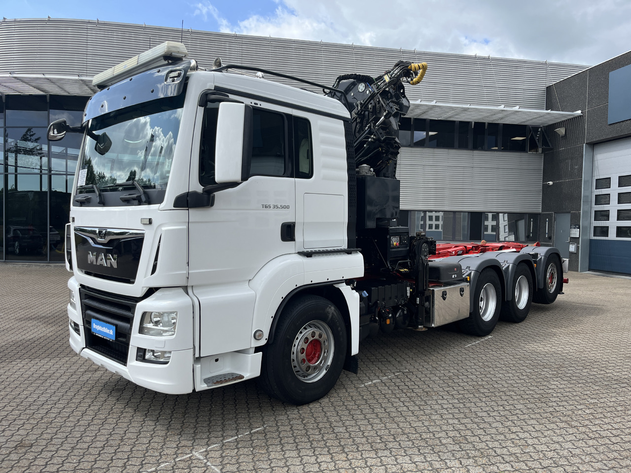 MAN TGS 35.500 8x4 - Грузовик-контейнеровоз/ Сменный кузов, Автоманипулятор: фото 1 MAN TGS 35.500 8x4 - Грузовик-контейнеровоз/ Сменный кузов, Автоманипулятор: фото 1