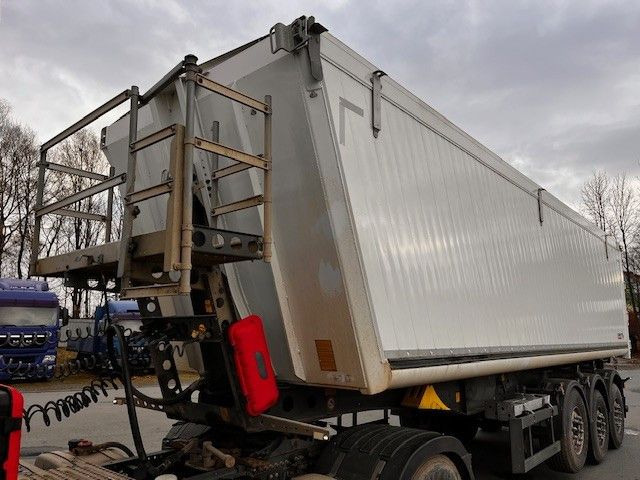 Schmitz Cargobull SKI 24 Großraum Alu Kastenmulde Kombitür - Самосвальный полуприцеп: фото 2 Schmitz Cargobull SKI 24 Großraum Alu Kastenmulde Kombitür - Самосвальный полуприцеп: фото 2