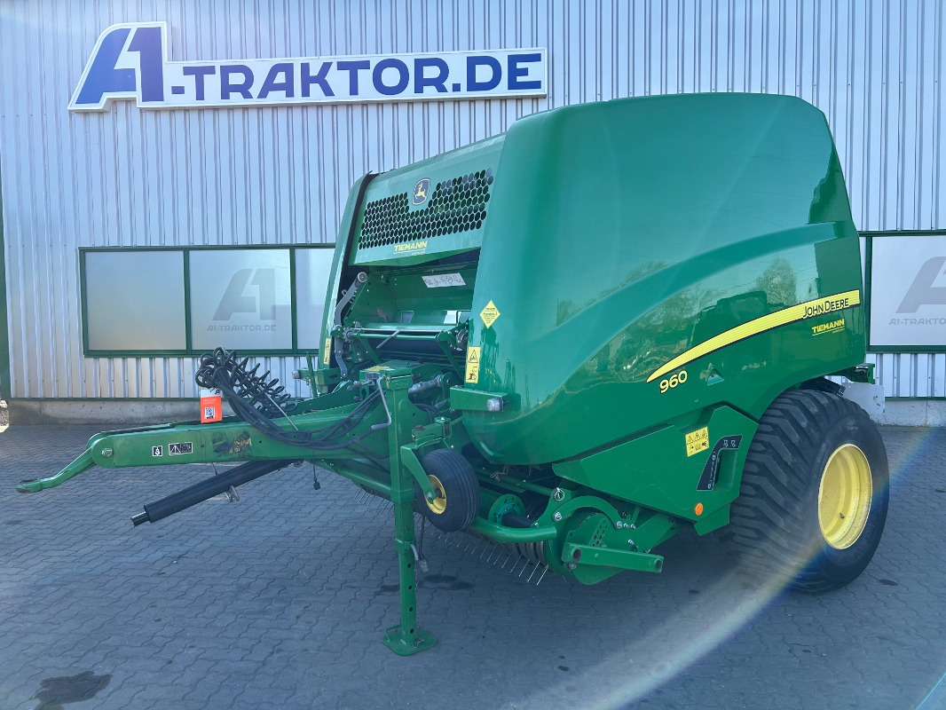 John Deere 960 Premium - Обмотчик рулонов: фото 1 John Deere 960 Premium - Обмотчик рулонов: фото 1