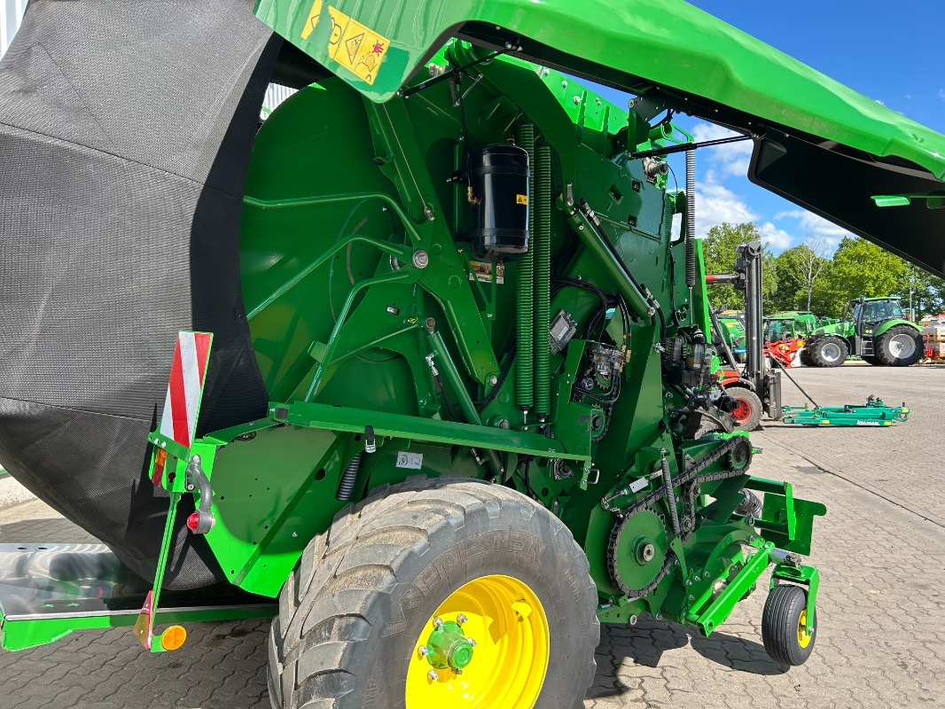 John Deere V461R - Обмотчик рулонов: фото 2 John Deere V461R - Обмотчик рулонов: фото 2