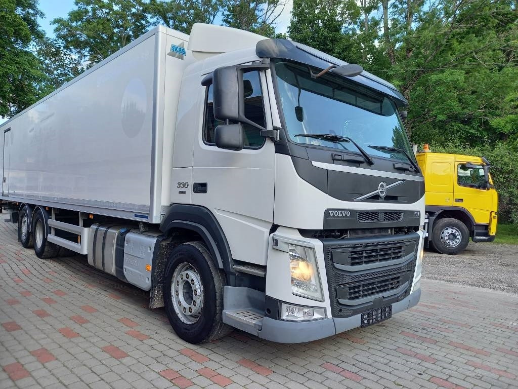 Volvo FM 330, 6x2, CARRIER SUPRA 950 U - Рефрижератор: фото 5 Volvo FM 330, 6x2, CARRIER SUPRA 950 U - Рефрижератор: фото 5
