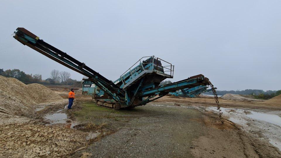 Powerscreen CHIEFTAIN 1400 Raupmobile Siebanlage - Грохот: фото 2 Powerscreen CHIEFTAIN 1400 Raupmobile Siebanlage - Грохот: фото 2