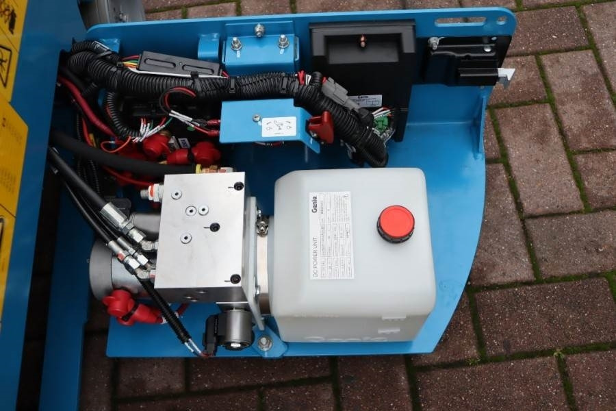 Genie GS1330M All-Electric DC Drive, 5.9m Working Height - Ножничный подъемник: фото 4 Genie GS1330M All-Electric DC Drive, 5.9m Working Height - Ножничный подъемник: фото 4