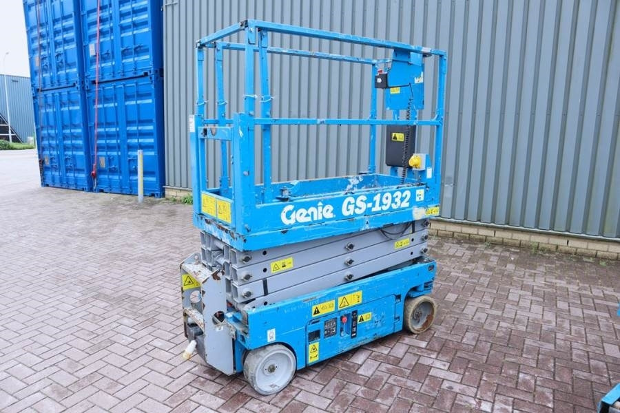 Genie GS1932 Electric, Working Height 7.8 m, 227kg Capac - Ножничный подъемник: фото 2 Genie GS1932 Electric, Working Height 7.8 m, 227kg Capac - Ножничный подъемник: фото 2