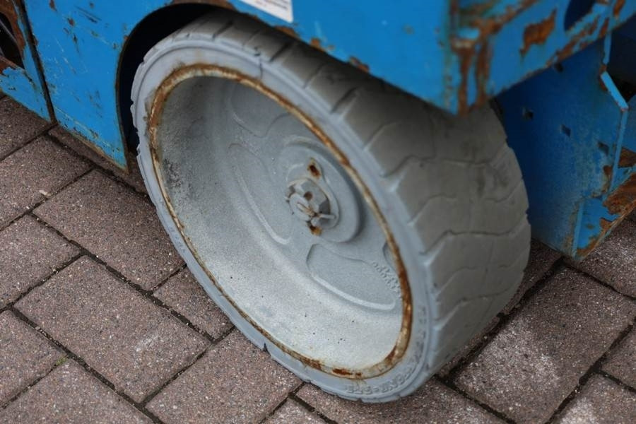 Ножничный подъемник Genie GS3246 Electric, Working Height 11.75 m, 318kg Cap: фото 15