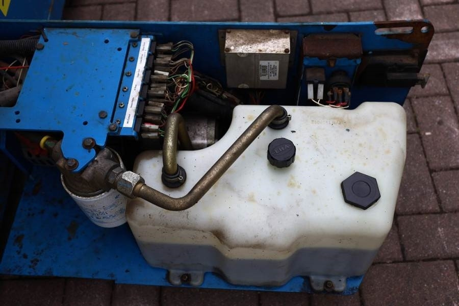 Ножничный подъемник Genie GS3246 Electric, Working Height 11.75 m, 318kg Cap: фото 11