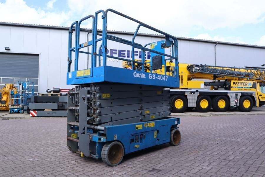 Genie GS4047 Electric, 14m Working Height, 350kg Capacit - Ножничный подъемник: фото 2 Genie GS4047 Electric, 14m Working Height, 350kg Capacit - Ножничный подъемник: фото 2
