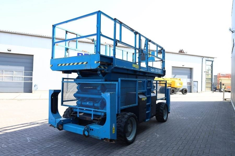 Genie GS5390 Diesel, 4x4 Drive, 18.15m Working Height, 6 - Ножничный подъемник: фото 2 Genie GS5390 Diesel, 4x4 Drive, 18.15m Working Height, 6 - Ножничный подъемник: фото 2