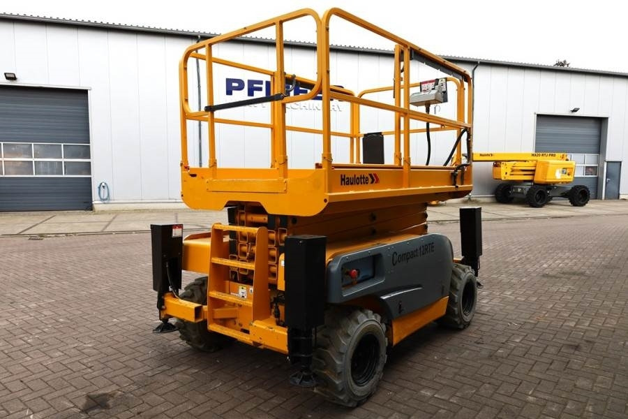 Haulotte Compact 12RTE Electric, 12m Working Height, 450kg - Ножничный подъемник: фото 2 Haulotte Compact 12RTE Electric, 12m Working Height, 450kg - Ножничный подъемник: фото 2