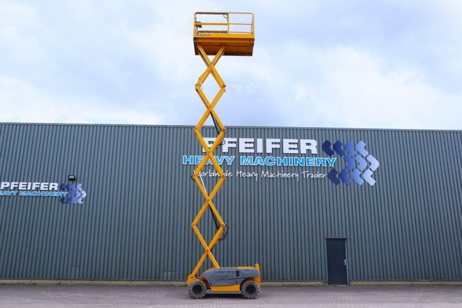 Haulotte Compact 12RTE Electric, 12m Working Height, 450kg - Ножничный подъемник: фото 3 Haulotte Compact 12RTE Electric, 12m Working Height, 450kg - Ножничный подъемник: фото 3