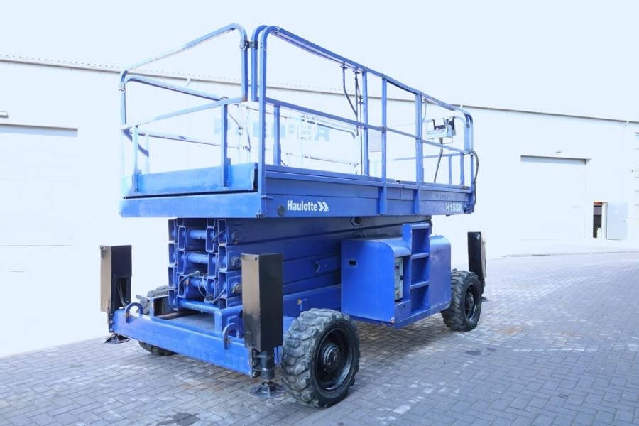 Haulotte H15SX Diesel, 4x4 Drive 15 Working Height, 500kg C - Ножничный подъемник: фото 2 Haulotte H15SX Diesel, 4x4 Drive 15 Working Height, 500kg C - Ножничный подъемник: фото 2