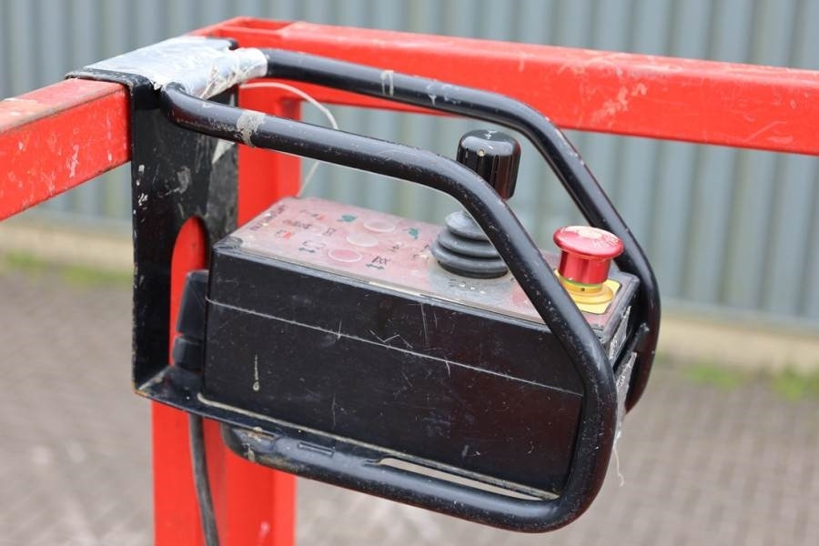 Holland Lift Ecostar HL-9710 Electric, 12m Working Height, 325k  - Ножничный подъемник: фото 4 Holland Lift Ecostar HL-9710 Electric, 12m Working Height, 325k  - Ножничный подъемник: фото 4