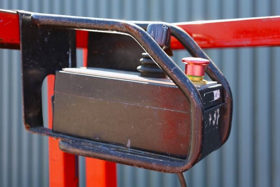 Holland Lift Ecostar HL-9710 Electric, 12m Working Height, 325k  - Ножничный подъемник: фото 4 Holland Lift Ecostar HL-9710 Electric, 12m Working Height, 325k  - Ножничный подъемник: фото 4