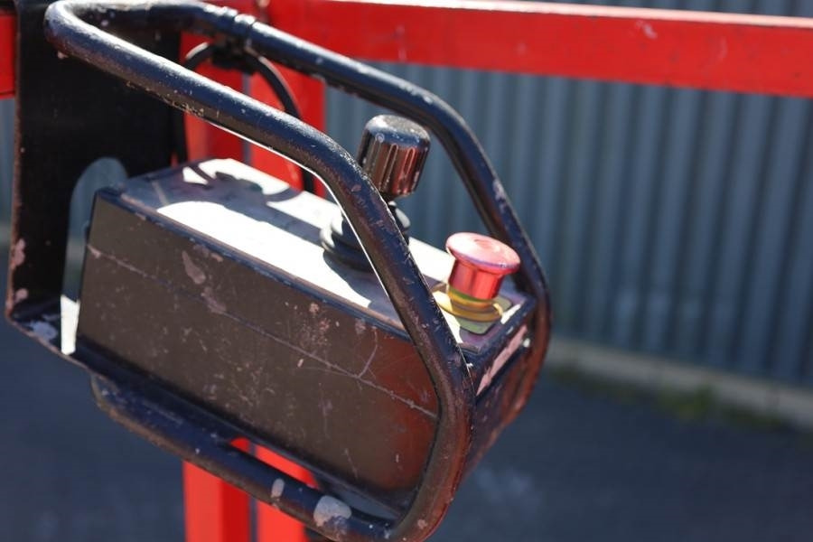 Holland Lift Ecostar HL-9710 Electric, 12m Working Height, 325k  - Ножничный подъемник: фото 4 Holland Lift Ecostar HL-9710 Electric, 12m Working Height, 325k  - Ножничный подъемник: фото 4