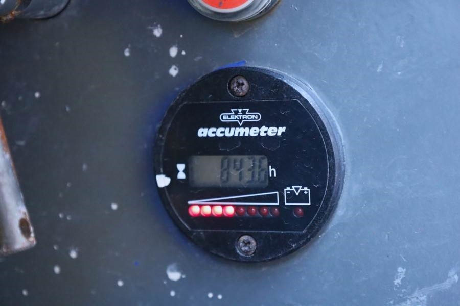 Holland Lift Ecostar HL-9710 Electric, 12m Working Height, 325k  - Ножничный подъемник: фото 5 Holland Lift Ecostar HL-9710 Electric, 12m Working Height, 325k  - Ножничный подъемник: фото 5