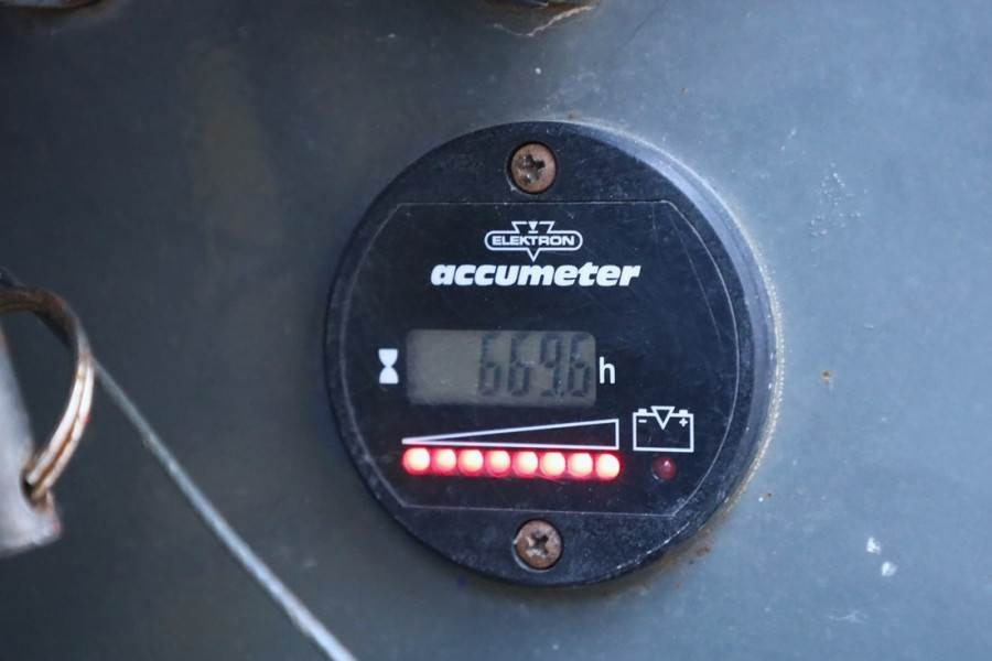 Holland Lift Ecostar HL-9710 Electric, 12m Working Height, 325k  - Ножничный подъемник: фото 5 Holland Lift Ecostar HL-9710 Electric, 12m Working Height, 325k  - Ножничный подъемник: фото 5