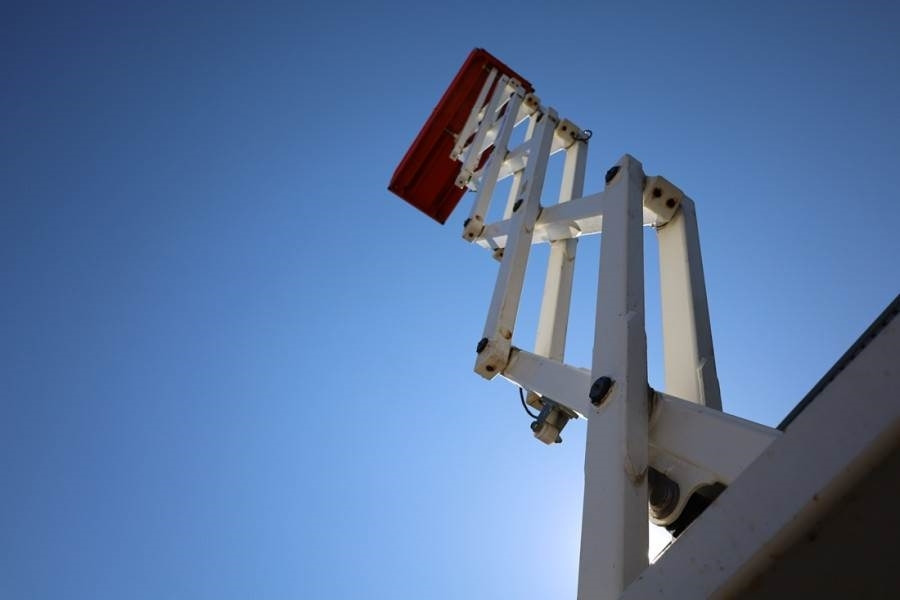 Holland Lift Ecostar HL-9710 Electric, 12m Working Height, 325k  - Ножничный подъемник: фото 3 Holland Lift Ecostar HL-9710 Electric, 12m Working Height, 325k  - Ножничный подъемник: фото 3