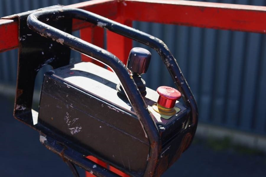 Holland Lift Ecostar HL-9710 Electric, 12m Working Height, 325k  - Ножничный подъемник: фото 5 Holland Lift Ecostar HL-9710 Electric, 12m Working Height, 325k  - Ножничный подъемник: фото 5