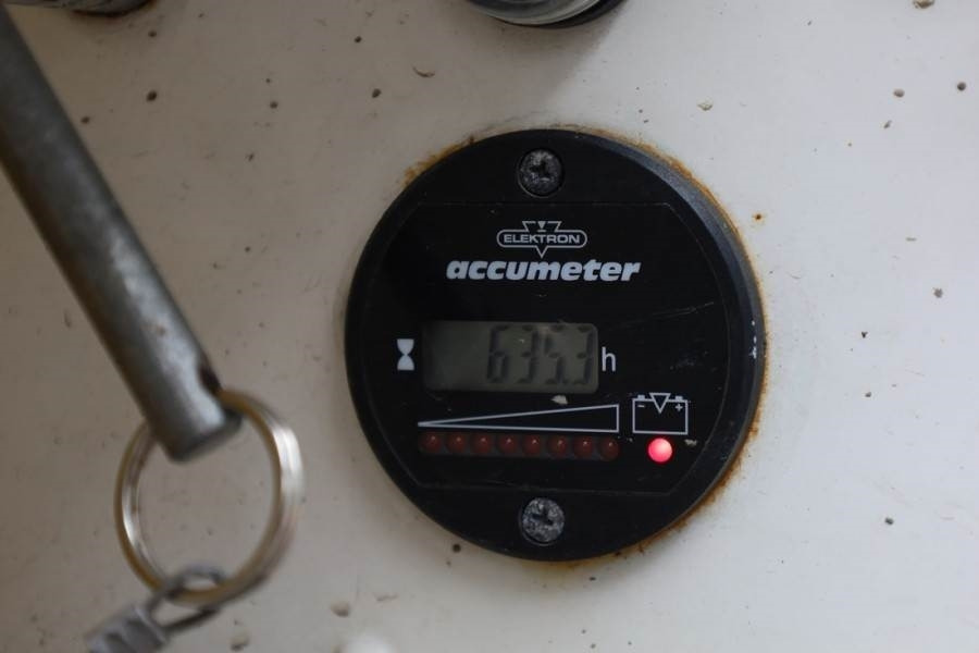 Holland Lift Ecostar HL-9710 Electric, 12m Working Height, 325k  - Ножничный подъемник: фото 5 Holland Lift Ecostar HL-9710 Electric, 12m Working Height, 325k  - Ножничный подъемник: фото 5