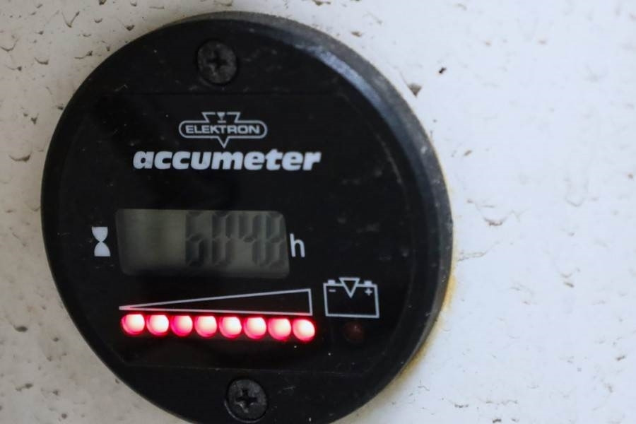 Holland Lift Ecostar HL-9710 Electric, 12m Working Height, 325k  - Ножничный подъемник: фото 5 Holland Lift Ecostar HL-9710 Electric, 12m Working Height, 325k  - Ножничный подъемник: фото 5