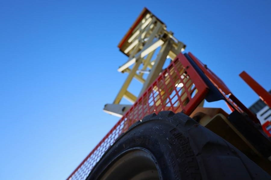 Ножничный подъемник JLG 4069LE Electric, 14.2m Working Height, 360kg Capac: фото 9 Ножничный подъемник JLG 4069LE Electric, 14.2m Working Height, 360kg Capac: фото 9