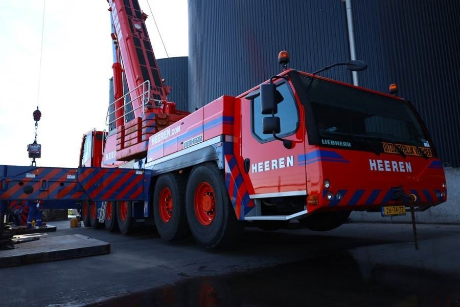 Вседорожный кран Liebherr LTM1300-6.2 Dutch Registration, 12x8, 300t Capacit: фото 1