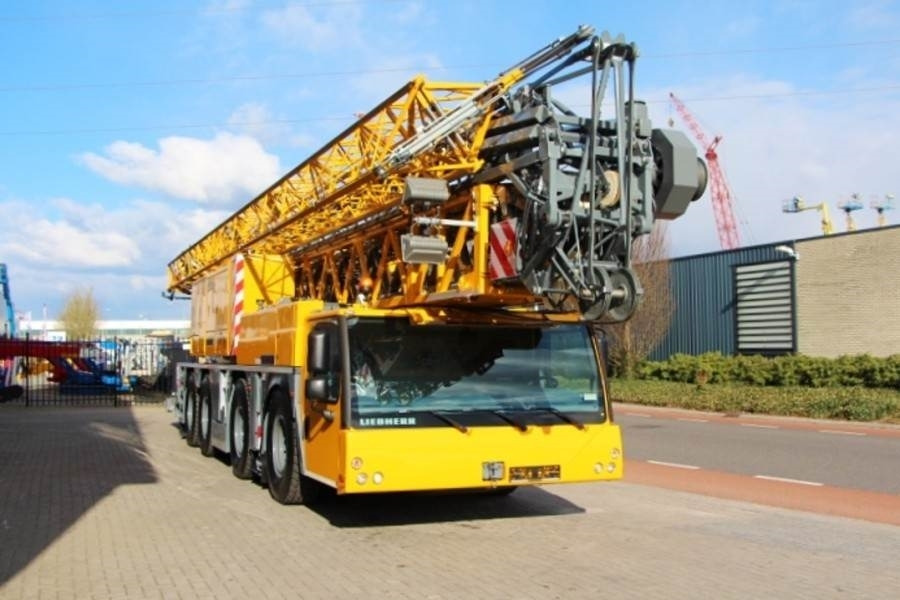 Башенный кран Liebherr MK88 Plus Valid Inspection, 45 m Flight, 8t Cap, P: фото 8