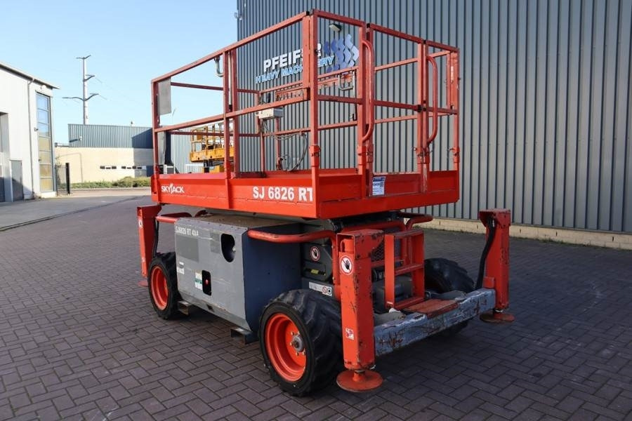 SkyJack SJ6826 Diesel, 4x4 Drive, 10m Working Height, 567k - Ножничный подъемник: фото 4 SkyJack SJ6826 Diesel, 4x4 Drive, 10m Working Height, 567k - Ножничный подъемник: фото 4