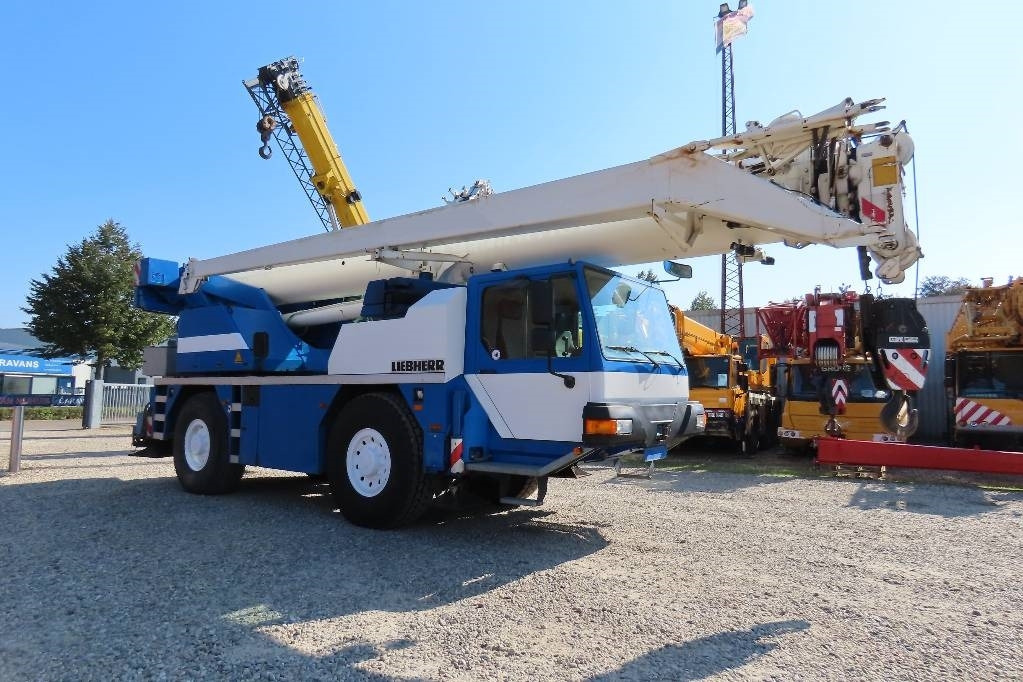 Liebherr LTM 1040-2.1 - Вседорожный кран: фото 2 Liebherr LTM 1040-2.1 - Вседорожный кран: фото 2