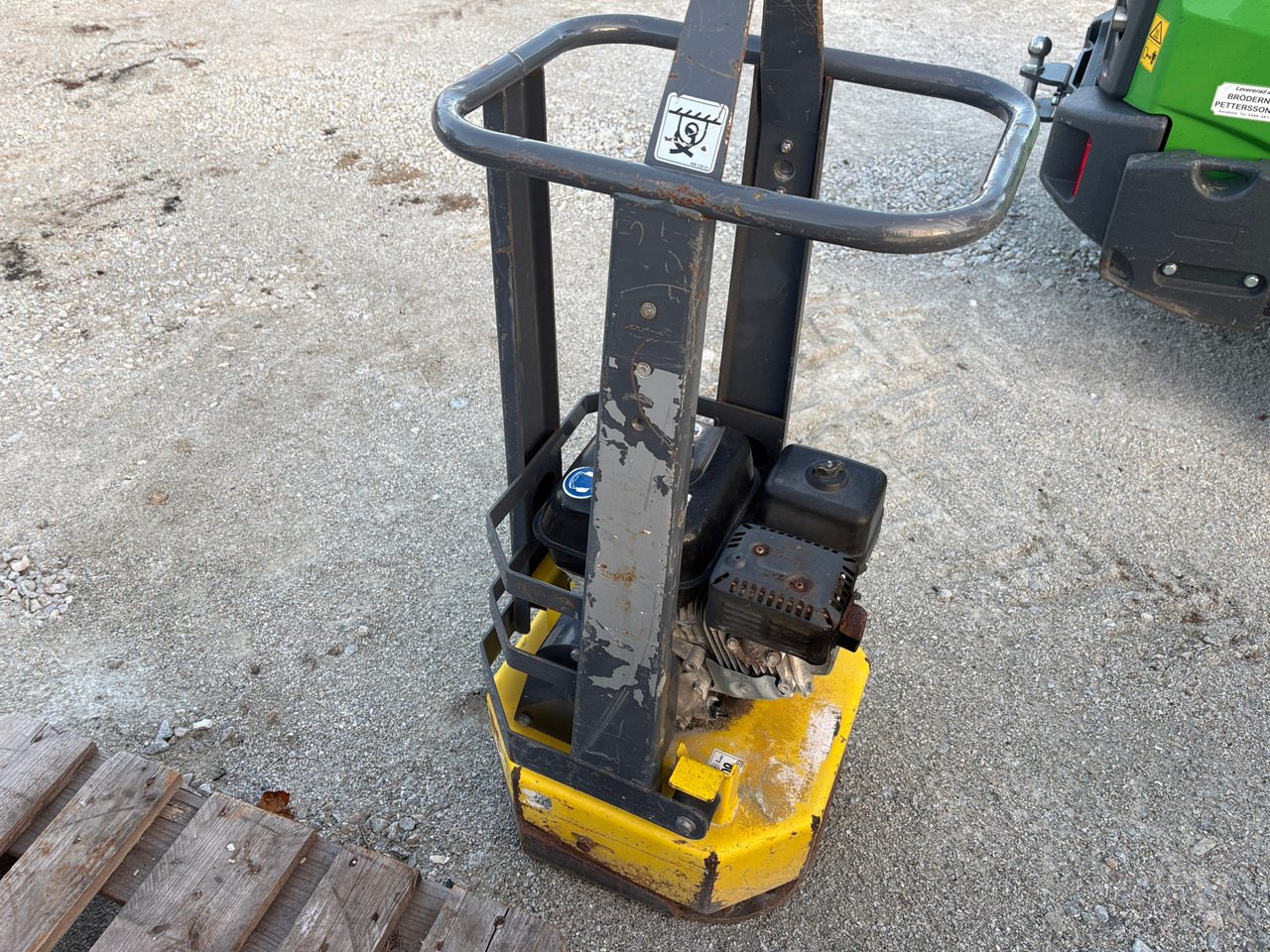 Atlas Copco 100kg - Виброплита: фото 1 Atlas Copco 100kg - Виброплита: фото 1