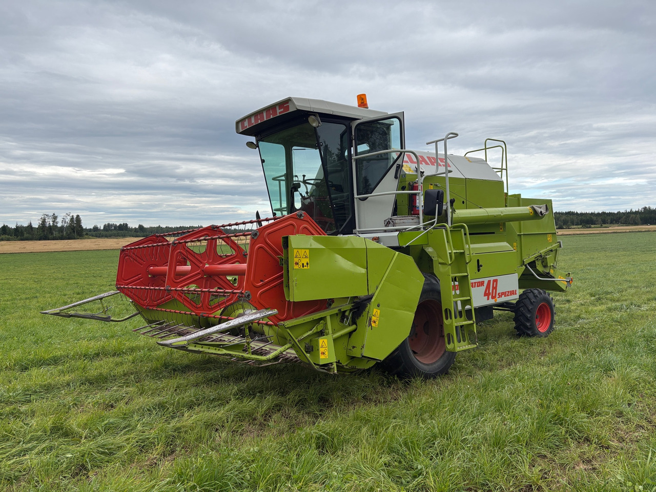 Claas Dominator 48 speazial - Зерноуборочный комбайн: фото 1 Claas Dominator 48 speazial - Зерноуборочный комбайн: фото 1