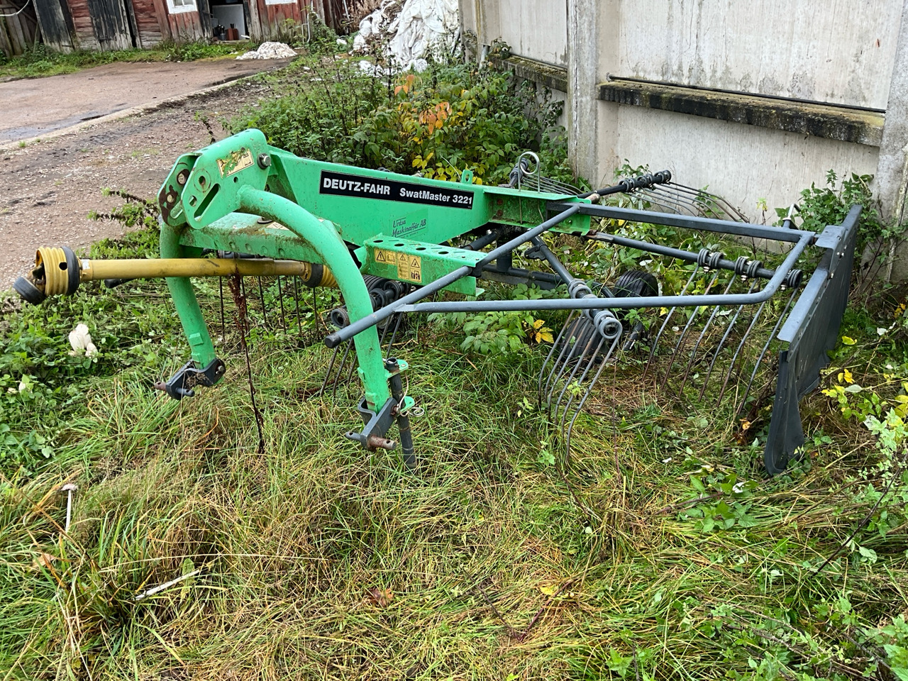 Deutz-Fahr SwatMaster 3221 - Сеноворошилка: фото 1 Deutz-Fahr SwatMaster 3221 - Сеноворошилка: фото 1