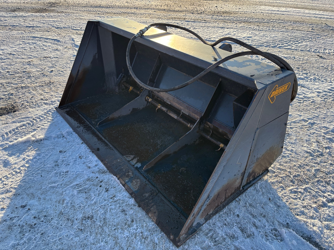 Drivex SS1000-Trima - Разбрасыватель песка/ Соли: фото 1 Drivex SS1000-Trima - Разбрасыватель песка/ Соли: фото 1