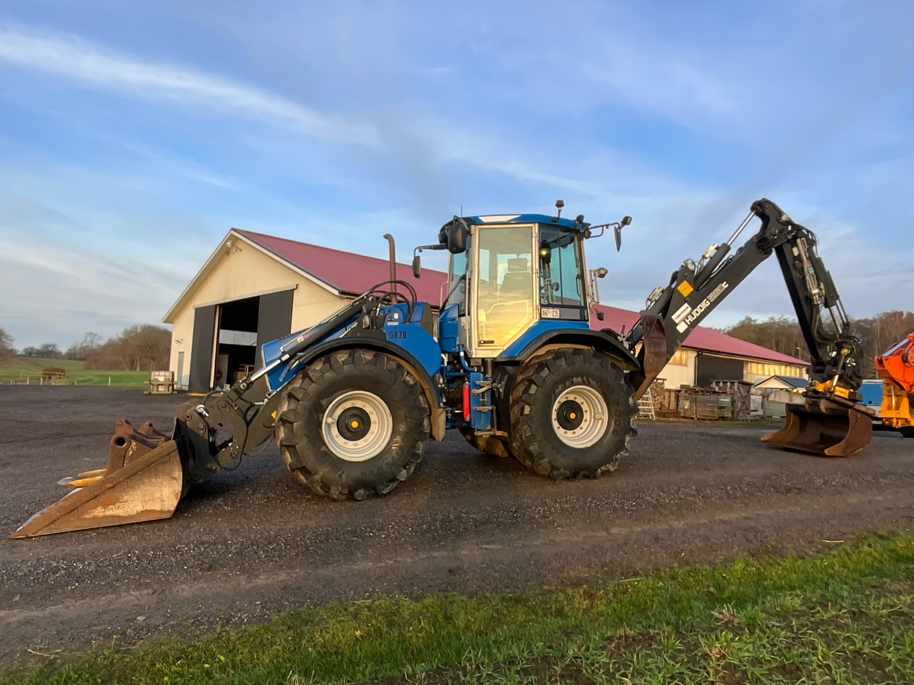 Huddig 1260C - Экскаватор-погрузчик: фото 1 Huddig 1260C - Экскаватор-погрузчик: фото 1