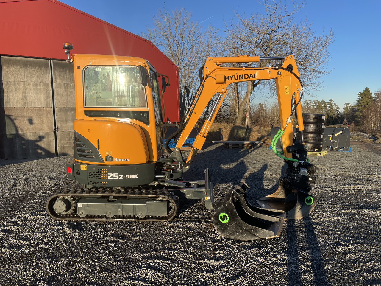 Hyundai Robex 25Z-9AK - Экскаватор: фото 1 Hyundai Robex 25Z-9AK - Экскаватор: фото 1