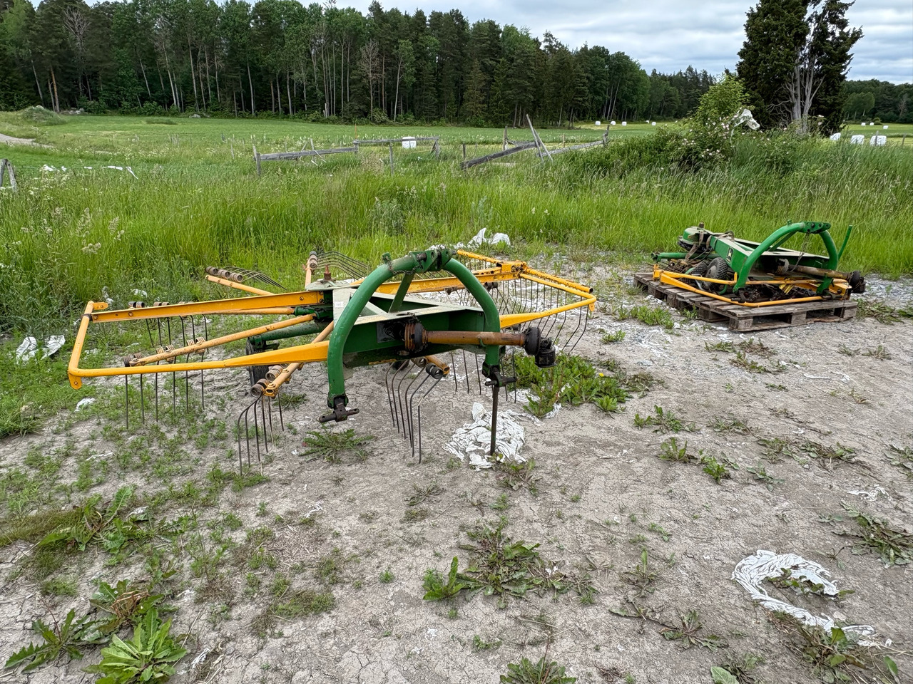 John Deere GA 300 G - Сеноворошилка: фото 1 John Deere GA 300 G - Сеноворошилка: фото 1