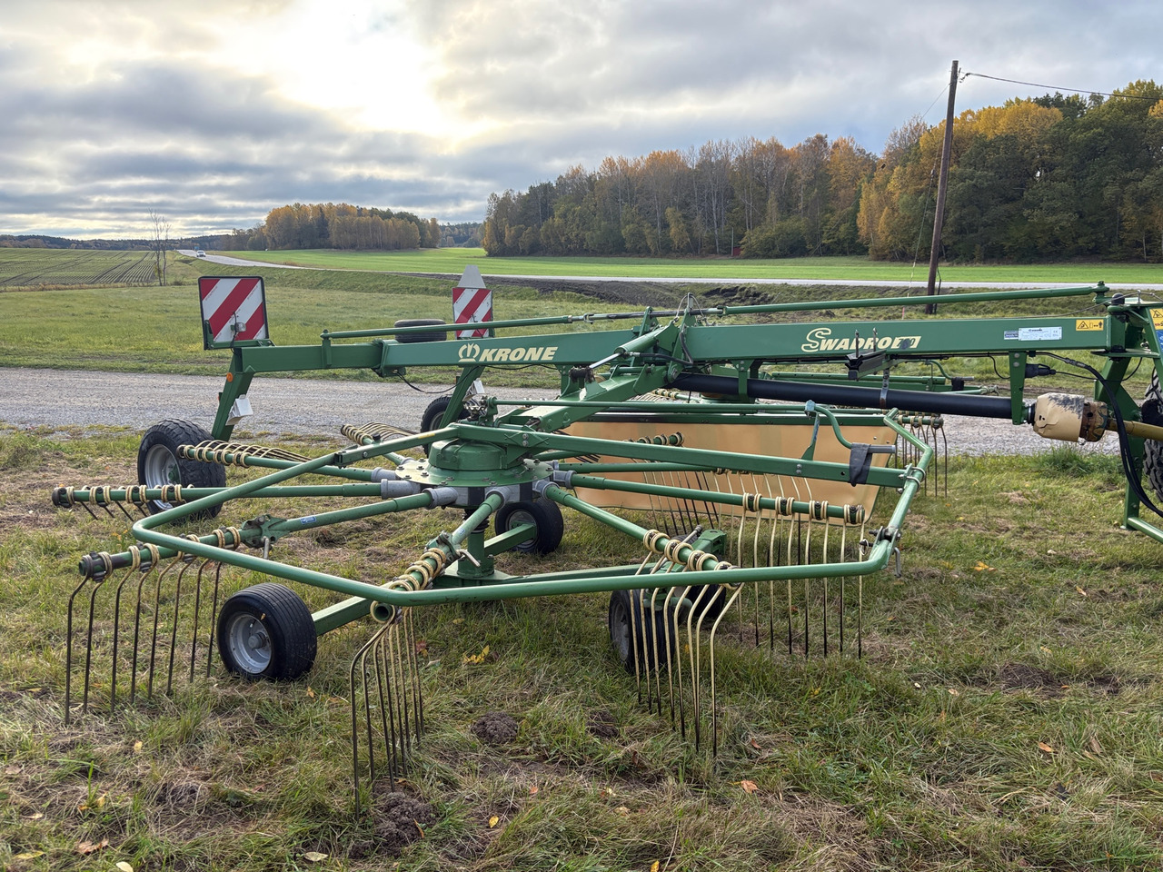 Krone Swadro 700 - Сеноворошилка: фото 1 Krone Swadro 700 - Сеноворошилка: фото 1