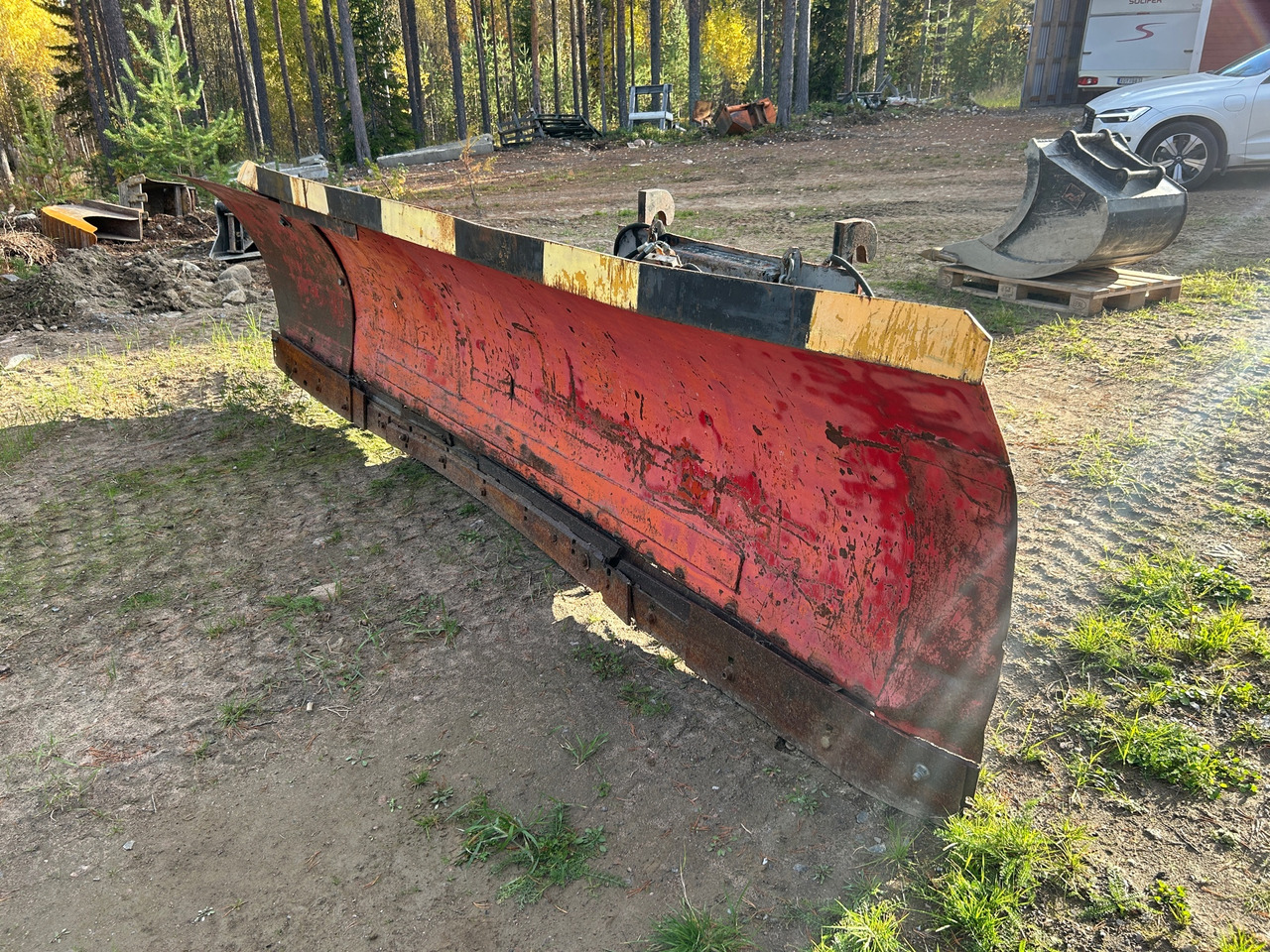 Lucksta DP 100 - Отвал для снега: фото 1 Lucksta DP 100 - Отвал для снега: фото 1