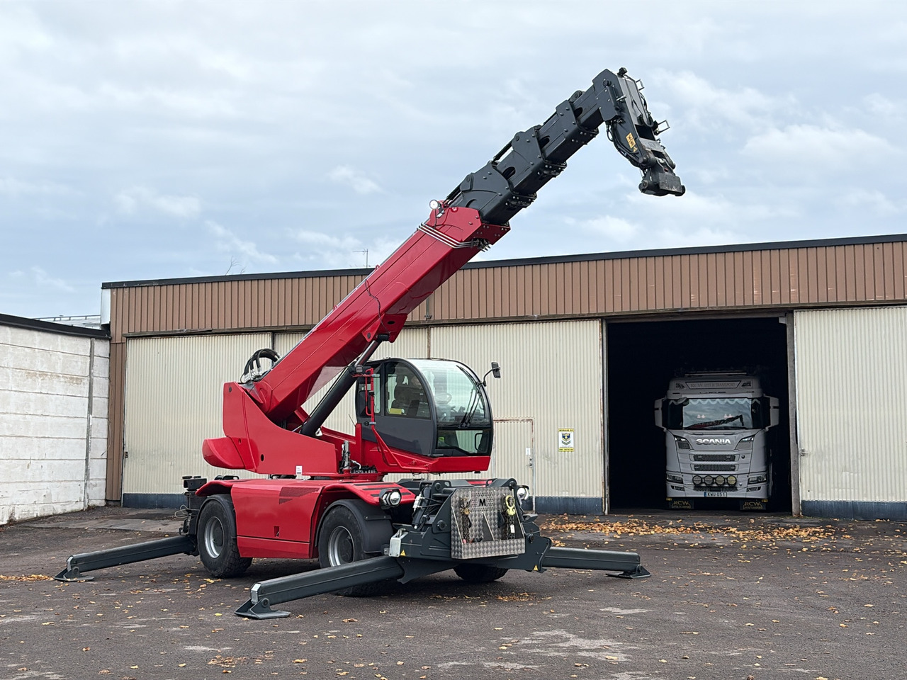 Magni RTH 6.30-V/D - Телескопический погрузчик: фото 1 Magni RTH 6.30-V/D - Телескопический погрузчик: фото 1