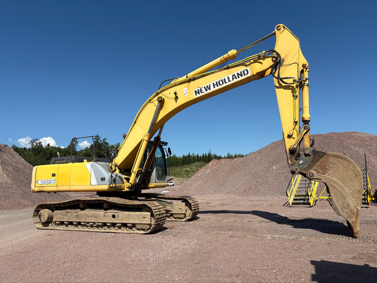 New Holland E385 - Экскаватор: фото 1 New Holland E385 - Экскаватор: фото 1