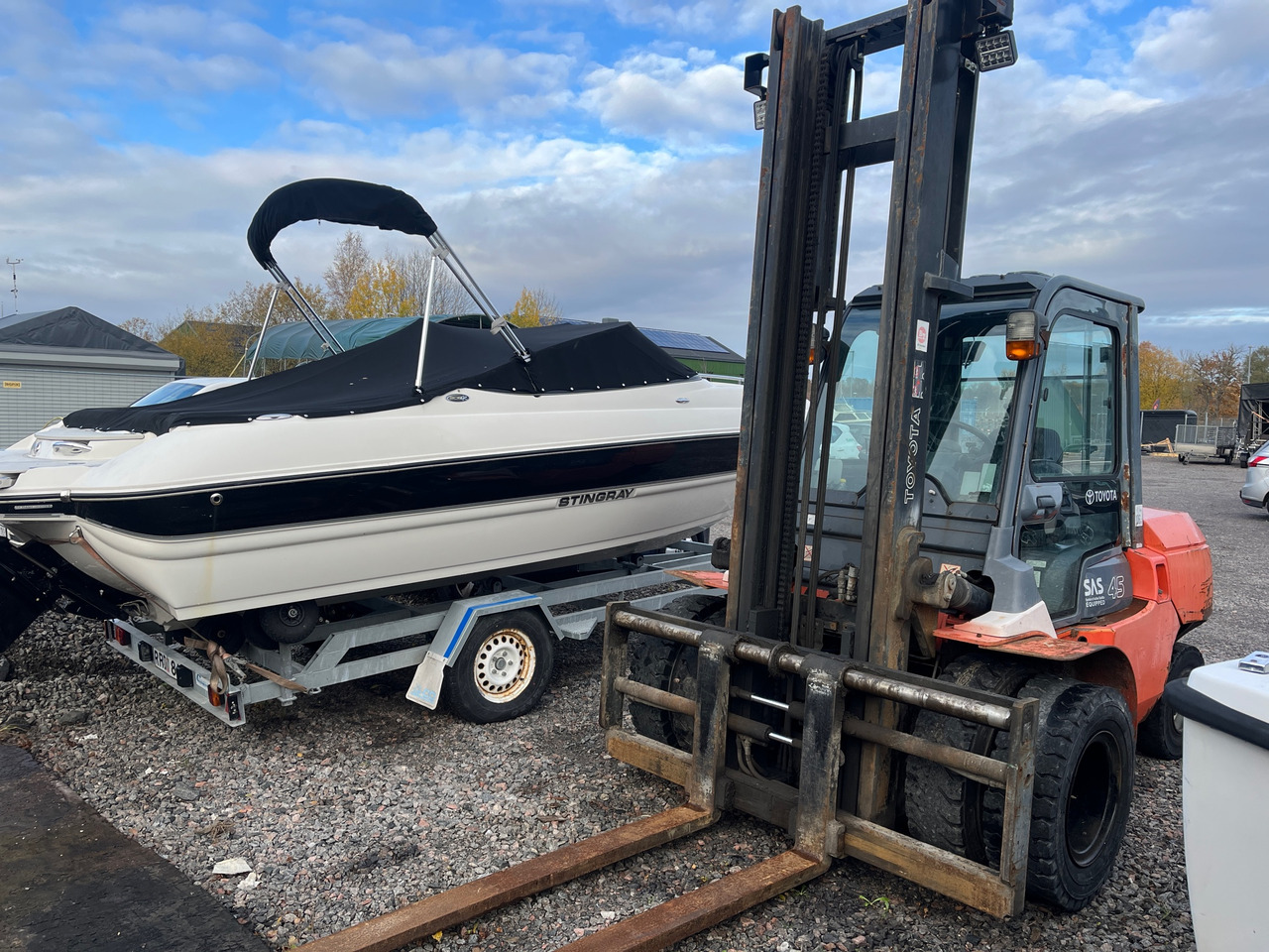 Toyota 42-7FD40 - Погрузочно-разгрузочная техника: фото 1 Toyota 42-7FD40 - Погрузочно-разгрузочная техника: фото 1