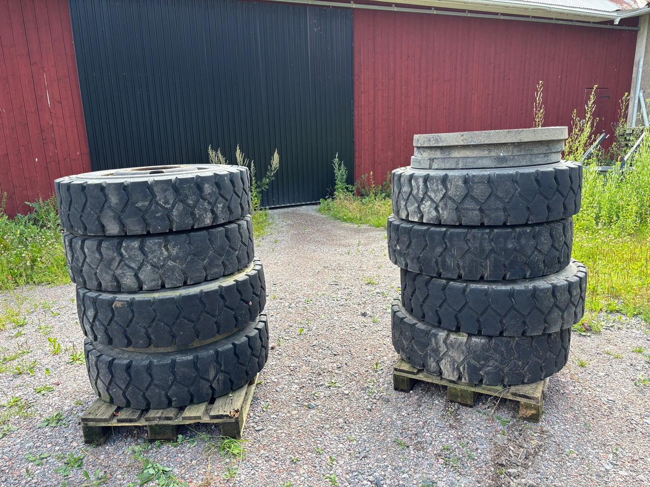 Trelleborg T-900 10.00-20 - Шина для Строительной техники: фото 1 Trelleborg T-900 10.00-20 - Шина для Строительной техники: фото 1