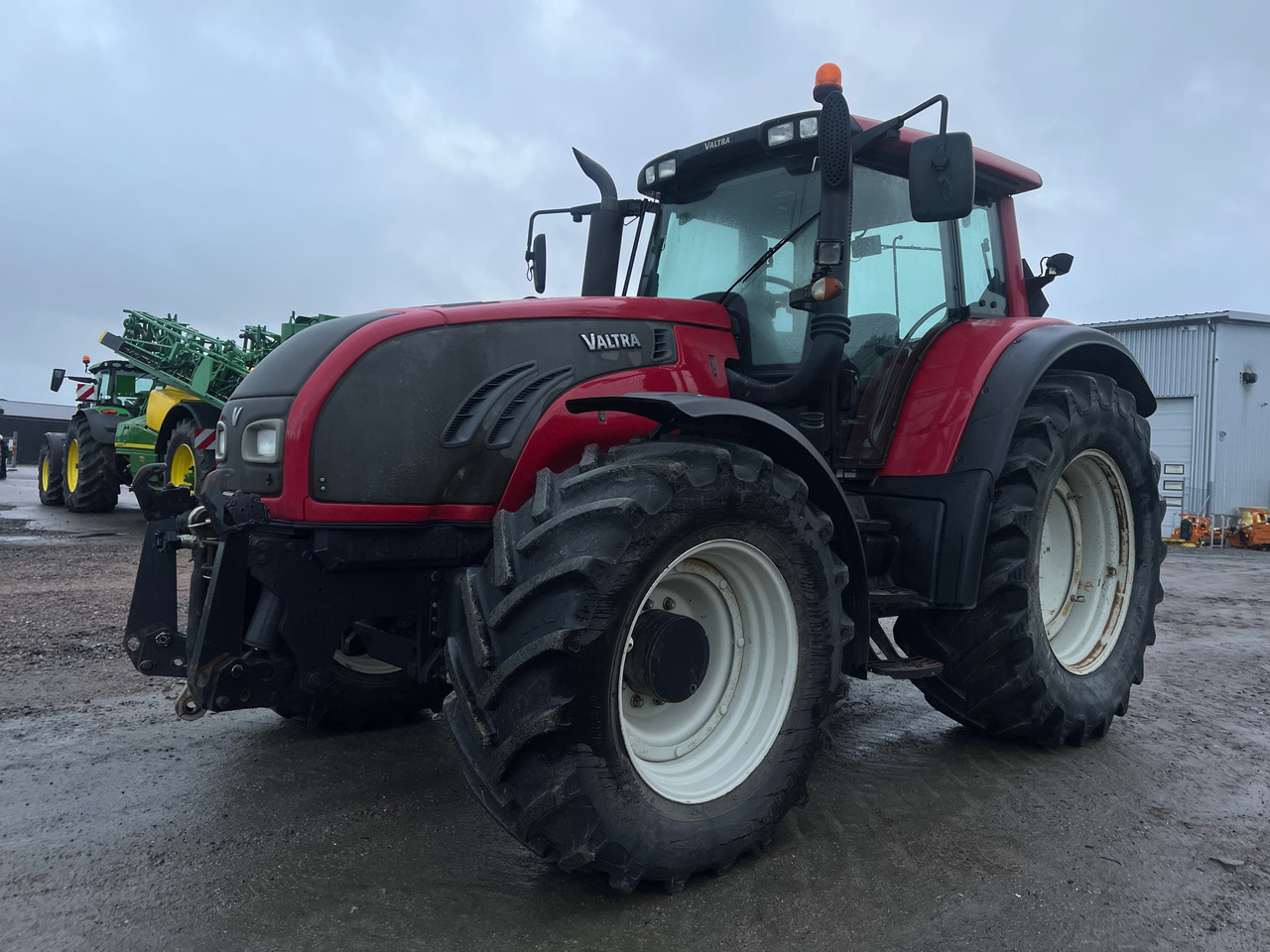 Valtra T 202 - Трактор: фото 1 Valtra T 202 - Трактор: фото 1